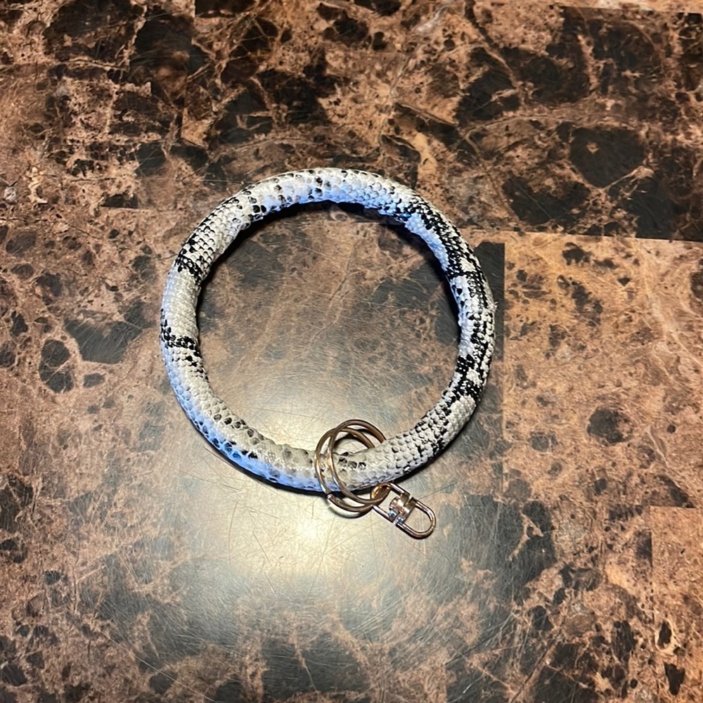 Snake skin wrist key ring